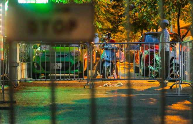 CLIP: Phong toả 2 toà chung cư với hơn 4.000 cư dân liên quan 3 ca dương tính SARS-CoV-2 - 12