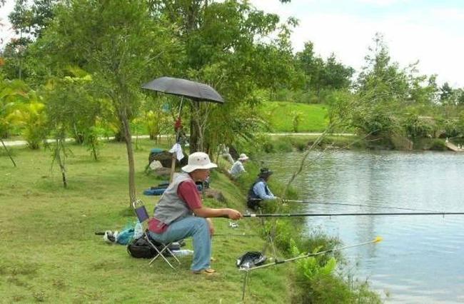 Từ lời nhắc của em chồng, vợ phát hiện bí mật động trời sau màn &#34;câu cá cuối tuần &#34;của chồng - 2
