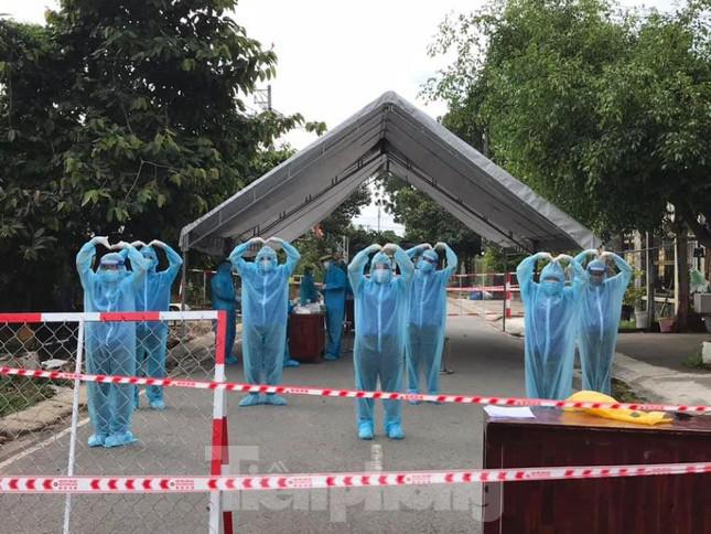 Những hình ảnh ‘biết nói’ ở vùng dịch Bình Dương - 3