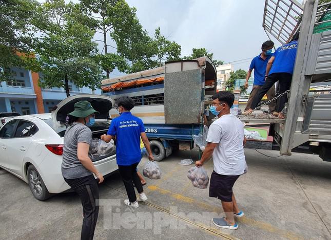 Những hình ảnh ‘biết nói’ ở vùng dịch Bình Dương - 8