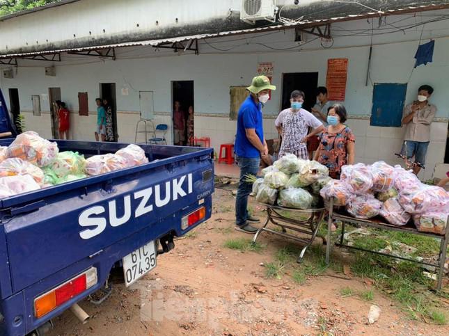 Những hình ảnh ‘biết nói’ ở vùng dịch Bình Dương - 12