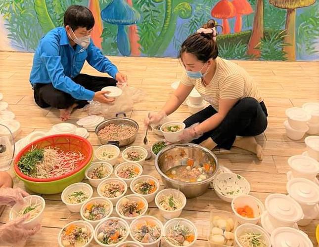 Những hình ảnh ‘biết nói’ ở vùng dịch Bình Dương - 16