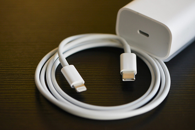 HOT: iPhone 13 sẽ có "tai thỏ" mới và sạc nhanh 25W - 4