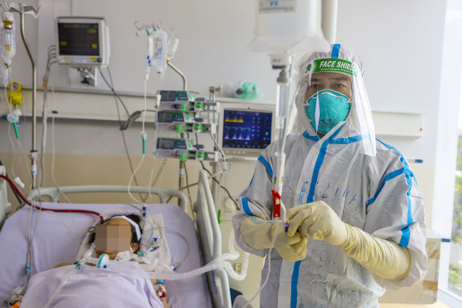Hành trình giành lại sự sống ở "lằn ranh sinh tử" cho bệnh nhân COVID-19 - 3