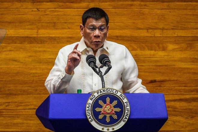 Ông Duterte tuyên bố rắn về Biển Đông, Trung Quốc trong bài phát biểu cuối - 1