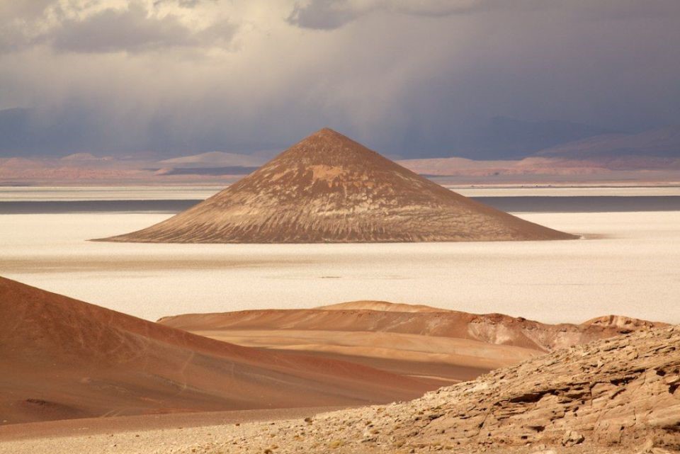 Chiêm ngưỡng vẻ đẹp &#34;kim tự tháp&#34; tự nhiên của Argentina - 1