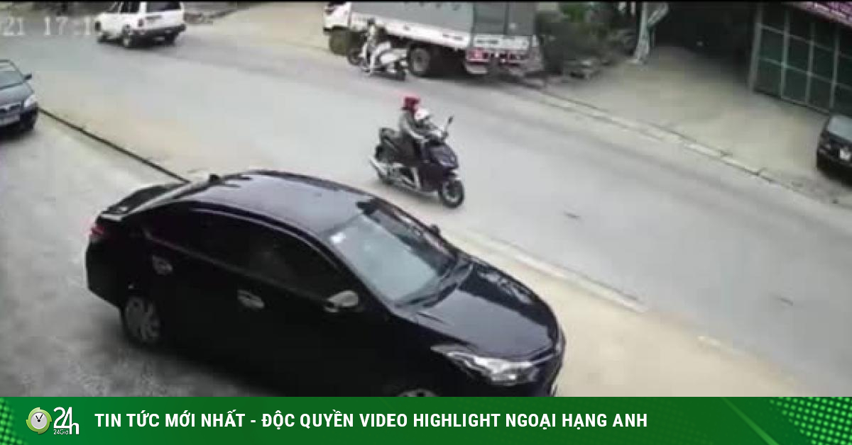 Clip: Xe tải "lái lụa", 2 nữ tài xế dàn xe hàng ngang "buôn chuyện" may mắn thoát nạn - Vimarsana News
