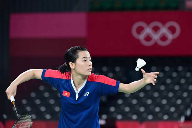 Hot badminton girl Thuy Linh makes an Olympic impression, confidently racing world stars - 3
