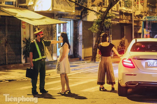 Xuyên đêm kiểm tra lý do người dân Thủ đô ra đường - 7