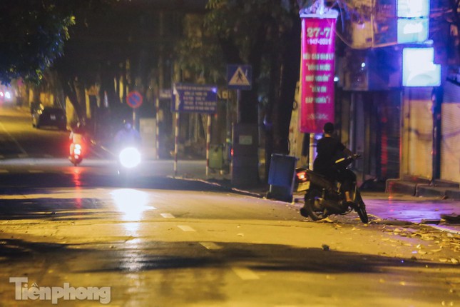 Xuyên đêm kiểm tra lý do người dân Thủ đô ra đường - 13