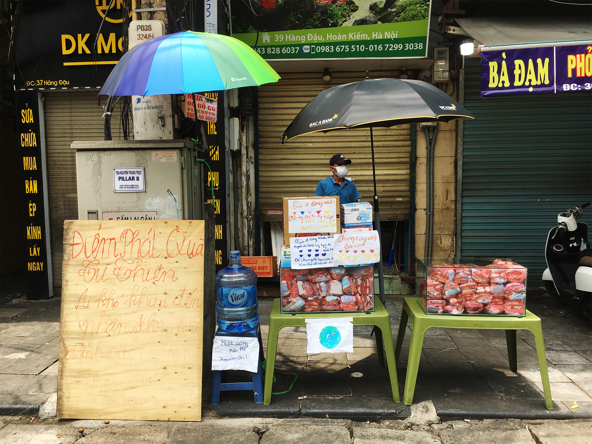 Gói mì tôm lan tỏa yêu thương của người Hà Nội giữa dịch COVID-19 - 1