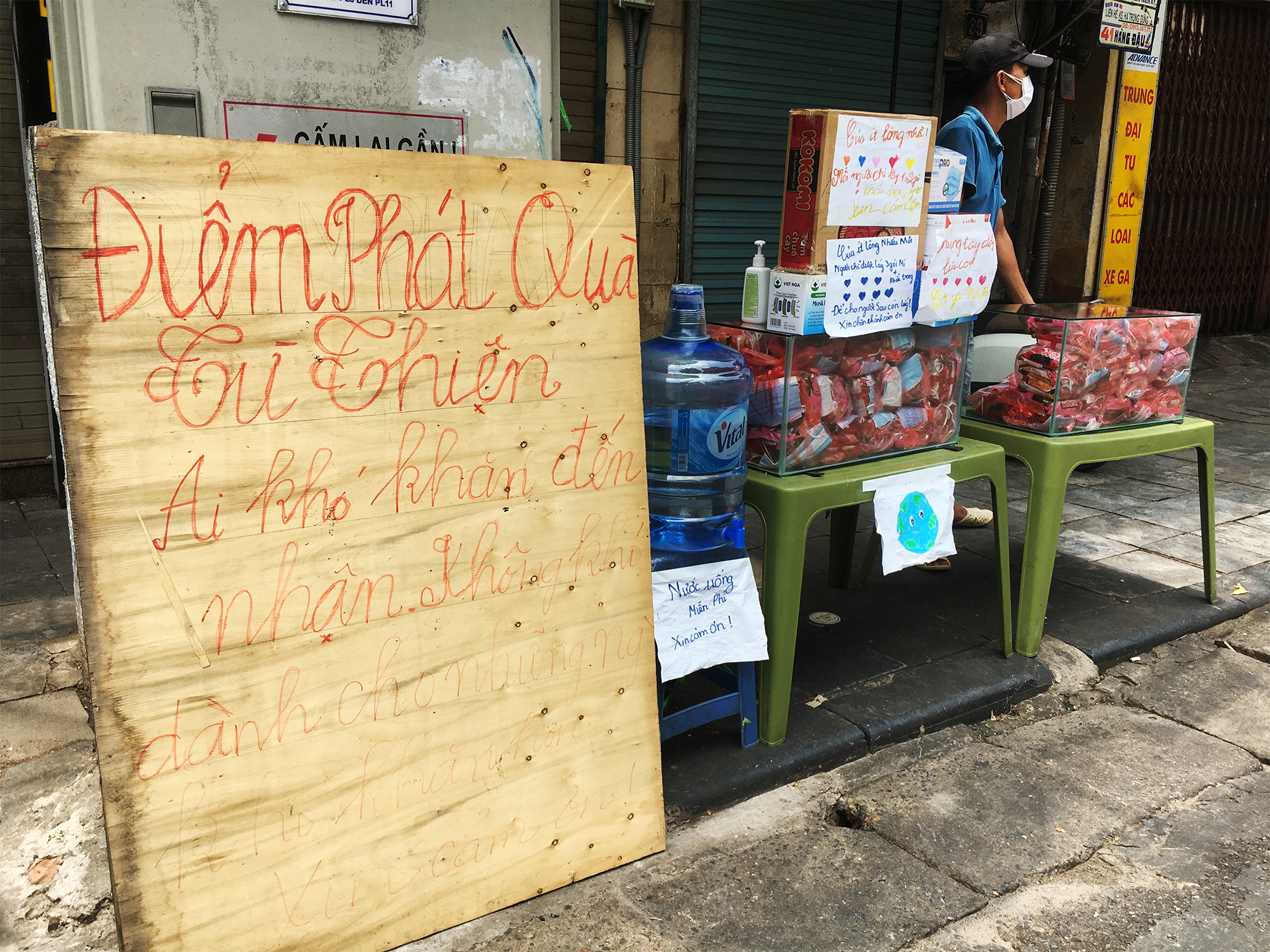 Gói mì tôm lan tỏa yêu thương của người Hà Nội giữa dịch COVID-19 - 4