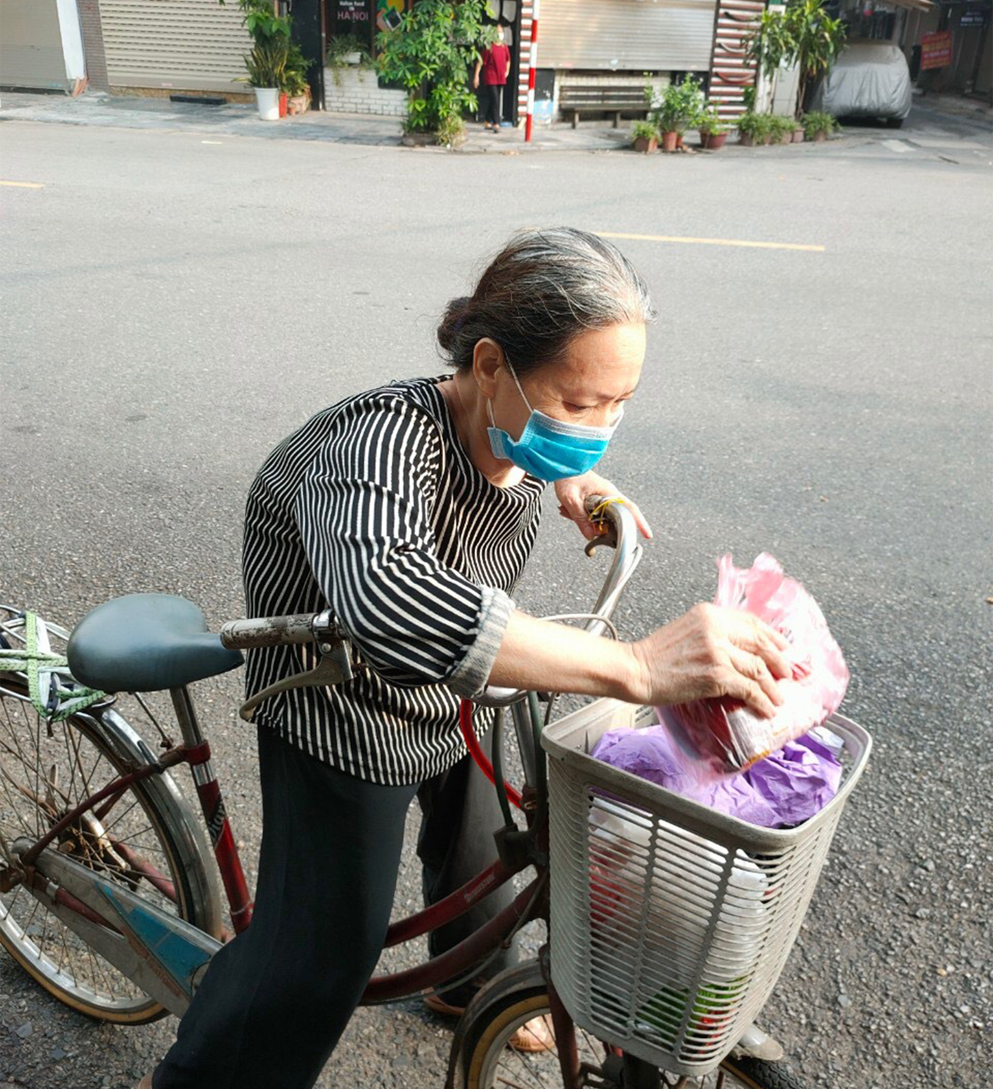 Gói mì tôm lan tỏa yêu thương của người Hà Nội giữa dịch COVID-19 - 6