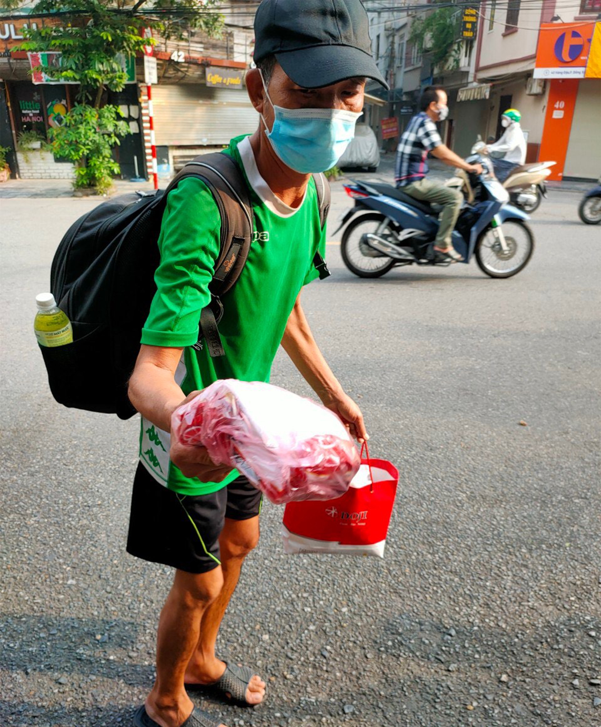 Gói mì tôm lan tỏa yêu thương của người Hà Nội giữa dịch COVID-19 - 8