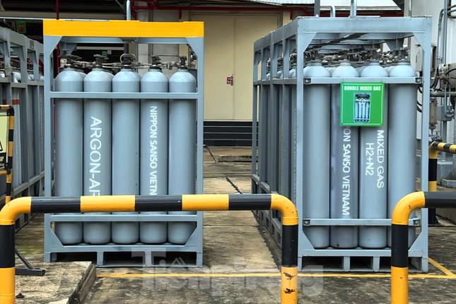 Cận cảnh nhà máy sản xuất oxy y tế 'khổng lồ' phục vụ bệnh viện điều trị COVID-19 - 4