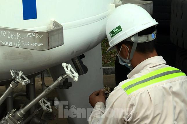 Cận cảnh nhà máy sản xuất oxy y tế 'khổng lồ' phục vụ bệnh viện điều trị COVID-19 - 12