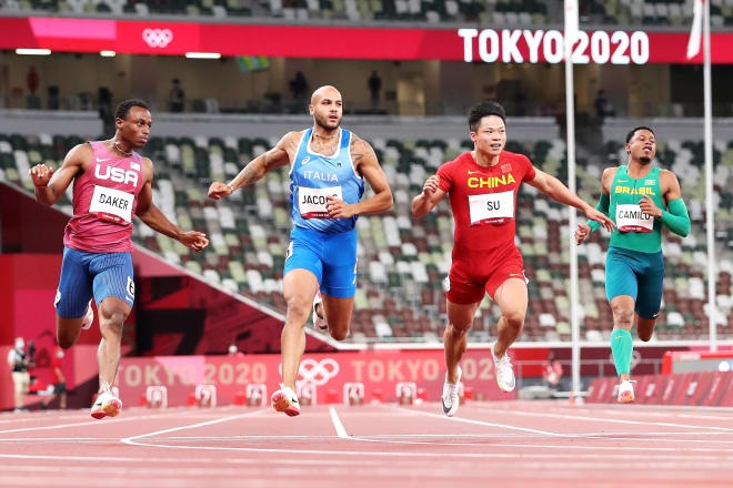 Chung kết chạy 100m Olympic Tokyo: Lamont Jacobs giành HCV, vua tốc độ mới thế giới - 4