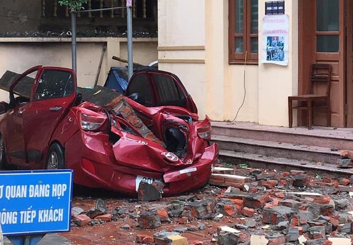 Đường phố ở Thái Nguyên ngập như sông, cây ngã đổ khắp nơi sau trận mưa lớn kèm dông lốc - 7