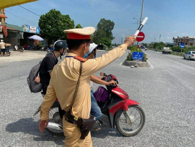 Hàng loạt tài xế quay đầu vì Hà Nội cấm tuyệt đối ra khỏi thành phố - 2