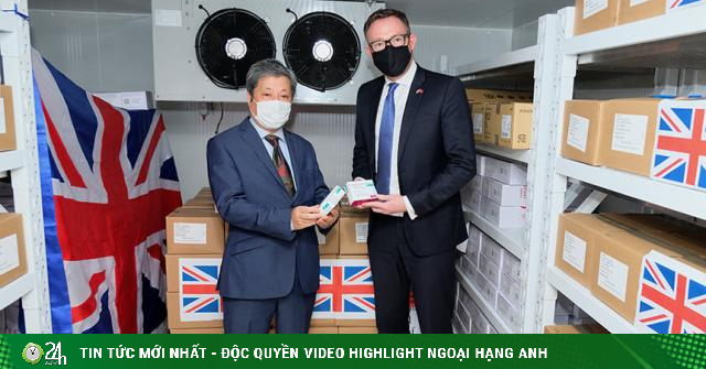 Việt Nam tiếp nhận 415.000 liều vắc-xin COVID-19 do Chính phủ Anh trao tặng - Vimarsana News