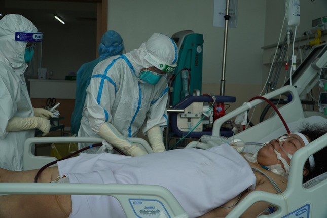 Bác sĩ trải lòng về hành trình cứu chữa các thai phụ mắc COVID-19 - 2