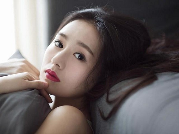 Chỉ với một thứ bảo bối cực trên người, cô vợ đã &#39;trói chặt&#39; chồng đẹp trai đầy gái vây quanh - 1