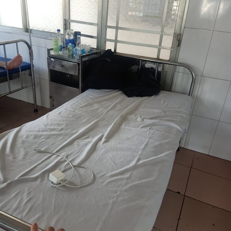 F0 điều trị trong bệnh viện: Đau đớn nhận tin mất người thân, cảm động bởi tình cảm của bác sĩ - 2