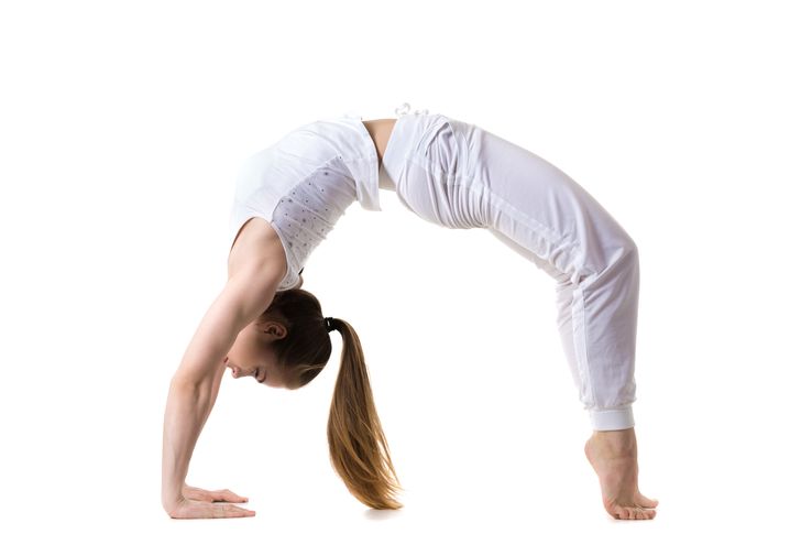 Những động tác yoga giúp vòng 1 quyến rũ - 6