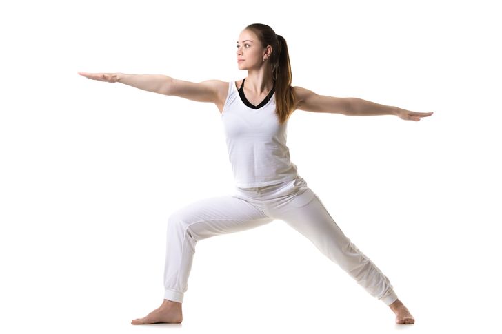 Những động tác yoga giúp vòng 1 quyến rũ - 1