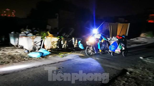Đêm không ngủ của công nhân môi trường Hà Nội - 9