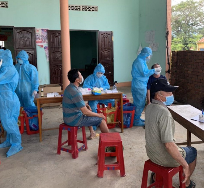 Cùng dự tiệc sinh nhật, nhiều trẻ em mắc Covid-19, chưa rõ nguồn lây - 2