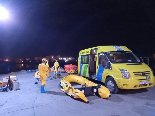 Liên tiếp chìm tàu sau khi cảng cá lớn nhất miền Trung phong tỏa - 2