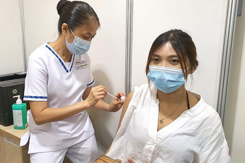 Covid-19: Quốc gia Đông Nam Á có 70% dân số tiêm đầy đủ vaccine - 1