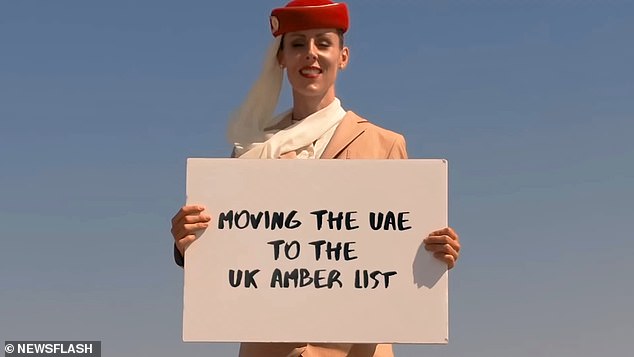 Video: Đứng trên tháp chọc trời Dubai mừng UAE thoát &#34;danh sách đỏ&#34; ở Anh - 1