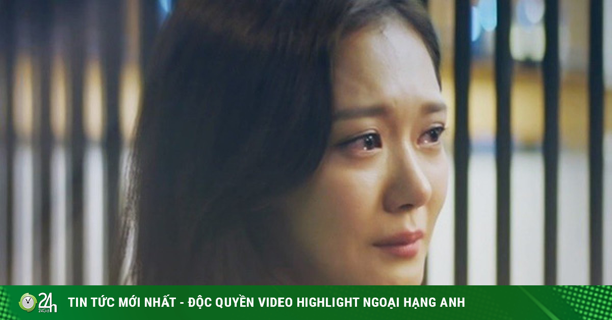 Nửa đêm tỉnh dậy thấy mẹ chồng đang nhìn mình khóc, tôi rụng rời trước bí mật bà tiết lộ