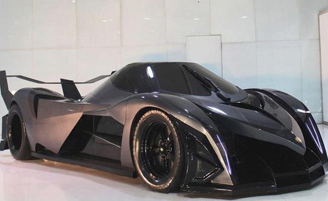 Một vị hoàng tử khác của Dubai - Harman Dan thì sở hữu 1 chiếc siêu xe độc nhất vô nhị trên thế giới: Xe được chế tạo với động cơ của máy bay và có giá trị lên đến 400 triệu USD (9.100 tỷ đồng). 
