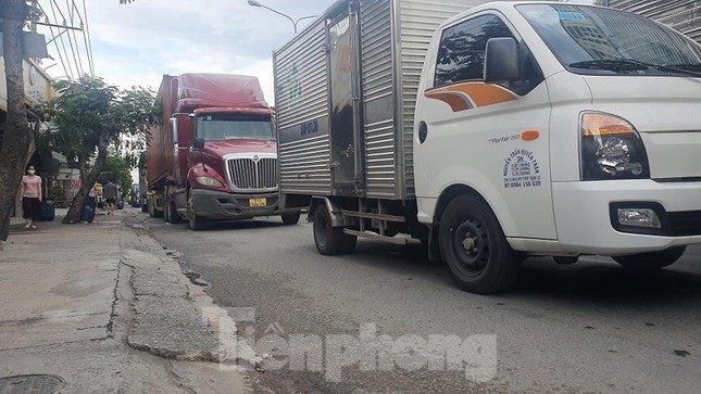 Ùn tắc hàng cây số ở các cửa ngõ vì Bình Dương siết kiểm tra tại chốt - 11