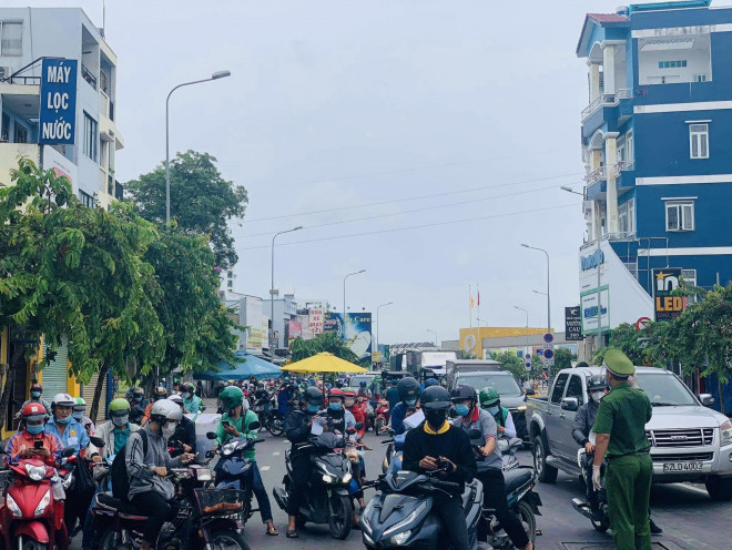 Cần làm gì khi qua chốt kiểm soát tại TP.HCM? - 2