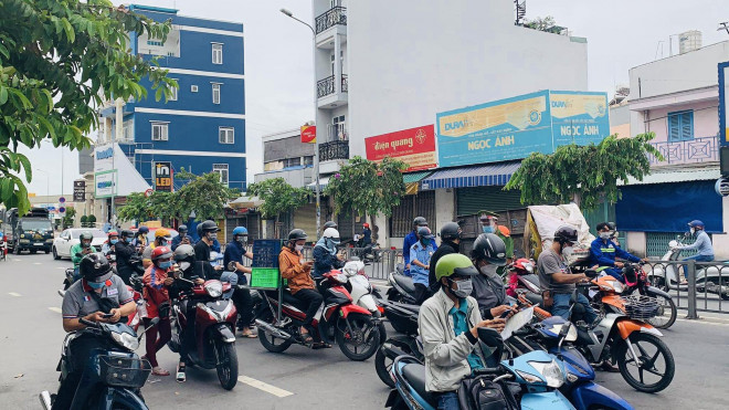 Cần làm gì khi qua chốt kiểm soát tại TP.HCM? - 3