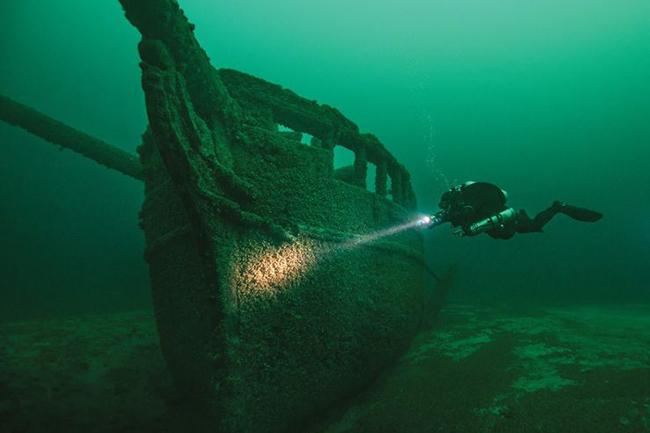 6.000 con tàu đắm được tìm thấy ở hồ Michigan: Dưới đáy hồ, người ta ước tính hàng nghìn con tàu đã bị chìm cách đây vài thế kỷ và chỉ một phần nhỏ được xác định. Các giả thuyết cho rằng khoảng 30.000 thủy thủ đã bỏ mạng trong hồ.
