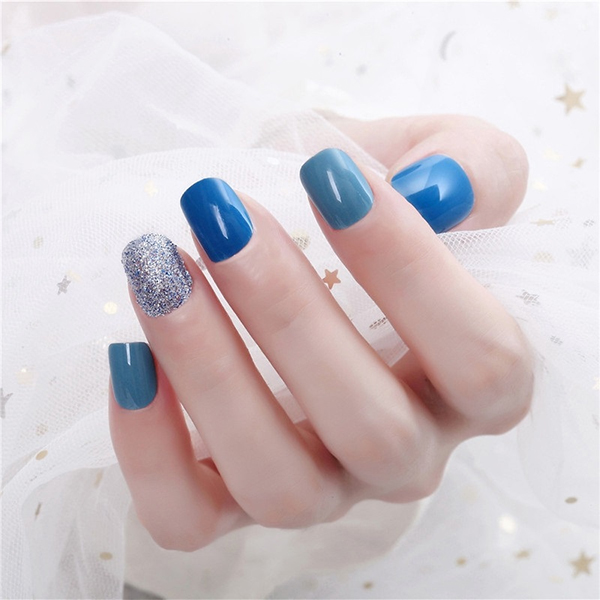 20 mẫu nail màu xanh đẹp sang trọng và quý phái được yêu thích nhất - 12