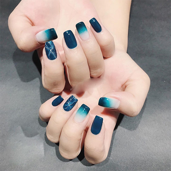 20 mẫu nail màu xanh đẹp sang trọng và quý phái được yêu thích nhất - 18