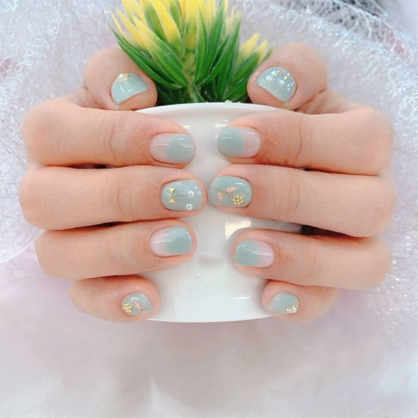 20 mẫu nail màu xanh đẹp sang trọng và quý phái được yêu thích nhất - 9