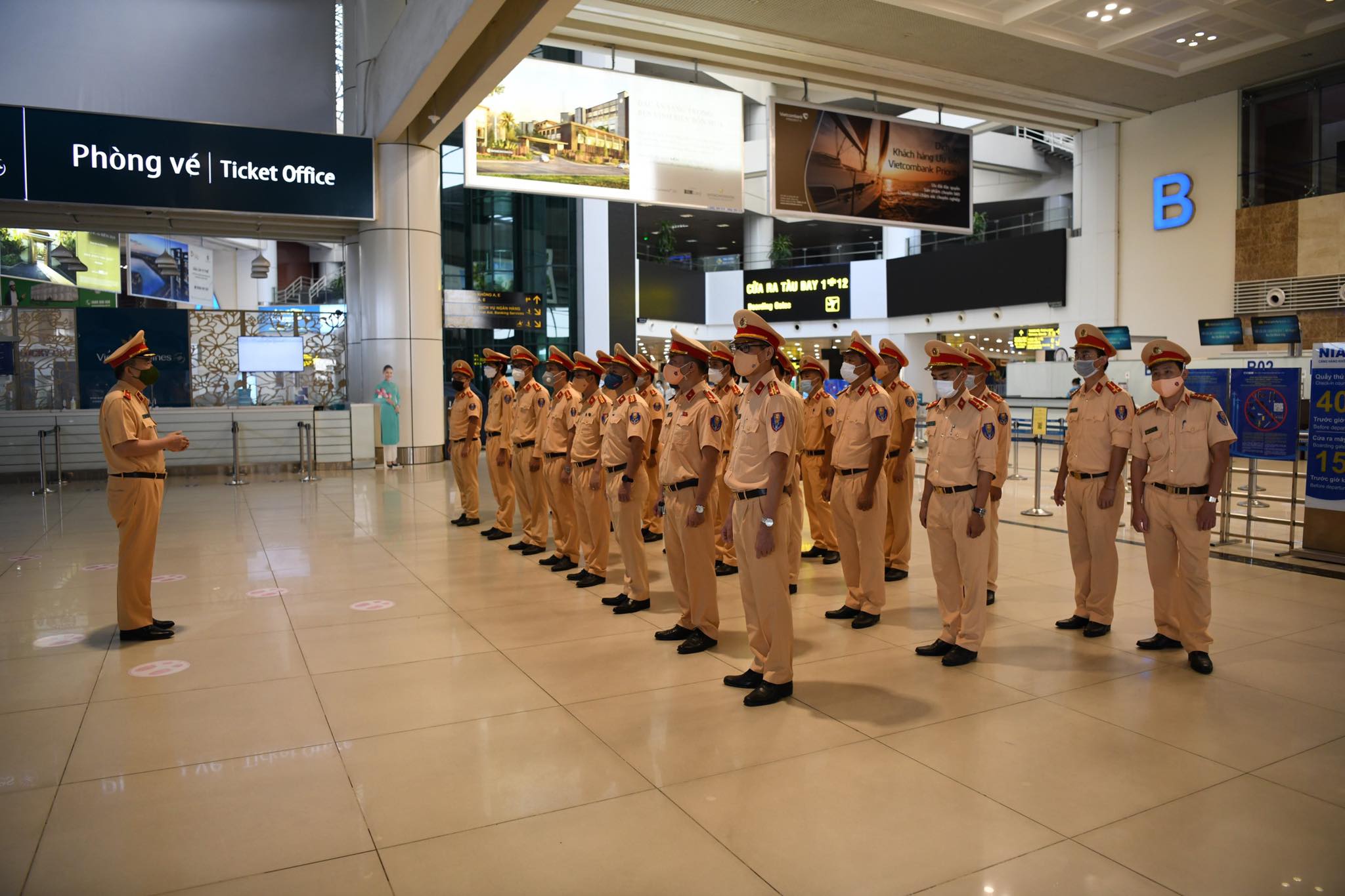 Cục CSGT tăng cường cán bộ từ Hà Nội vào chống dịch cho TP.Hồ Chí Minh - 3