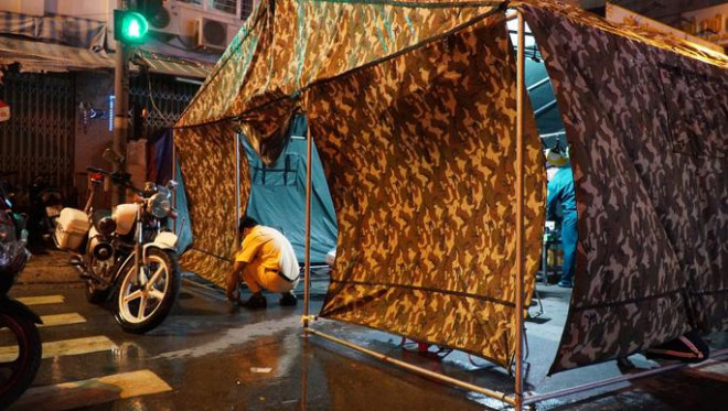 TP HCM bắt đầu 2 tuần siết chặt giãn cách xã hội - 2