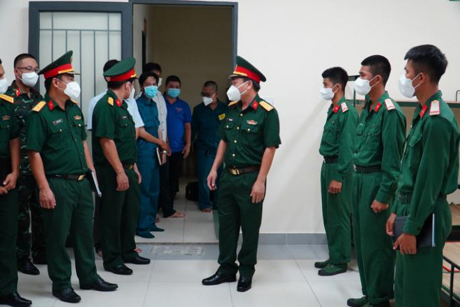 TP HCM bắt đầu 2 tuần siết chặt giãn cách xã hội - 9