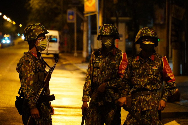 TP HCM bắt đầu 2 tuần siết chặt giãn cách xã hội - 11