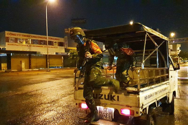 Lực lượng quân đội cùng tham gia túc trực các chốt kiểm soát dịch - 3