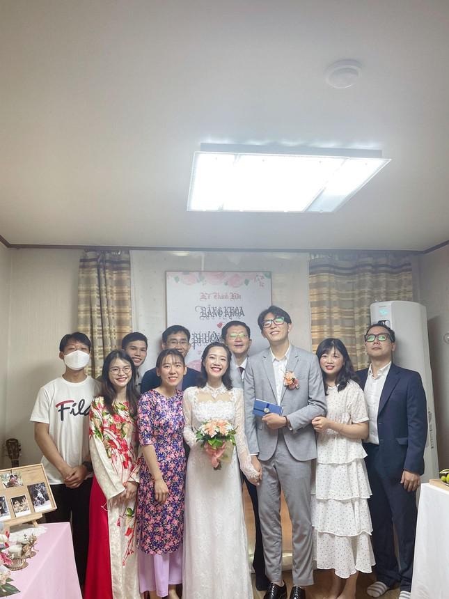Đám cưới siêu dễ thương mùa COVID-19 của cặp đôi Việt tại Hàn Quốc
