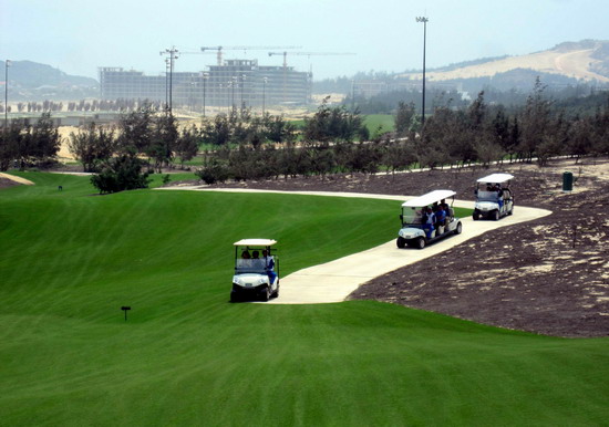 UBKT Tỉnh ủy Bình Định vào cuộc vụ giấy mời “hợp thức hóa” 2 quan chức chơi golf giữa lệnh cấm - 1